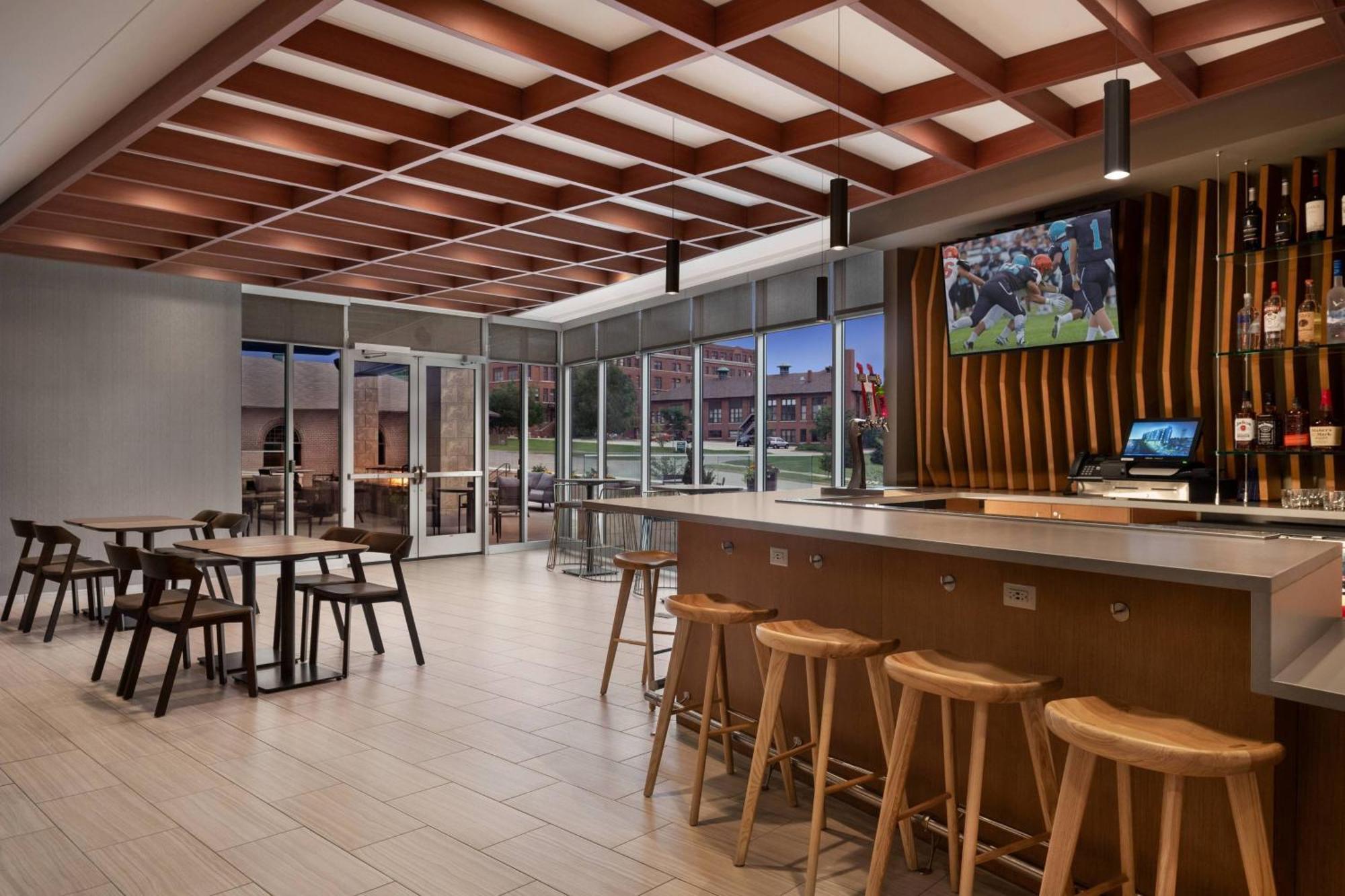Springhill Suites By Marriott Milwaukee West/Wauwatosa Exterior photo