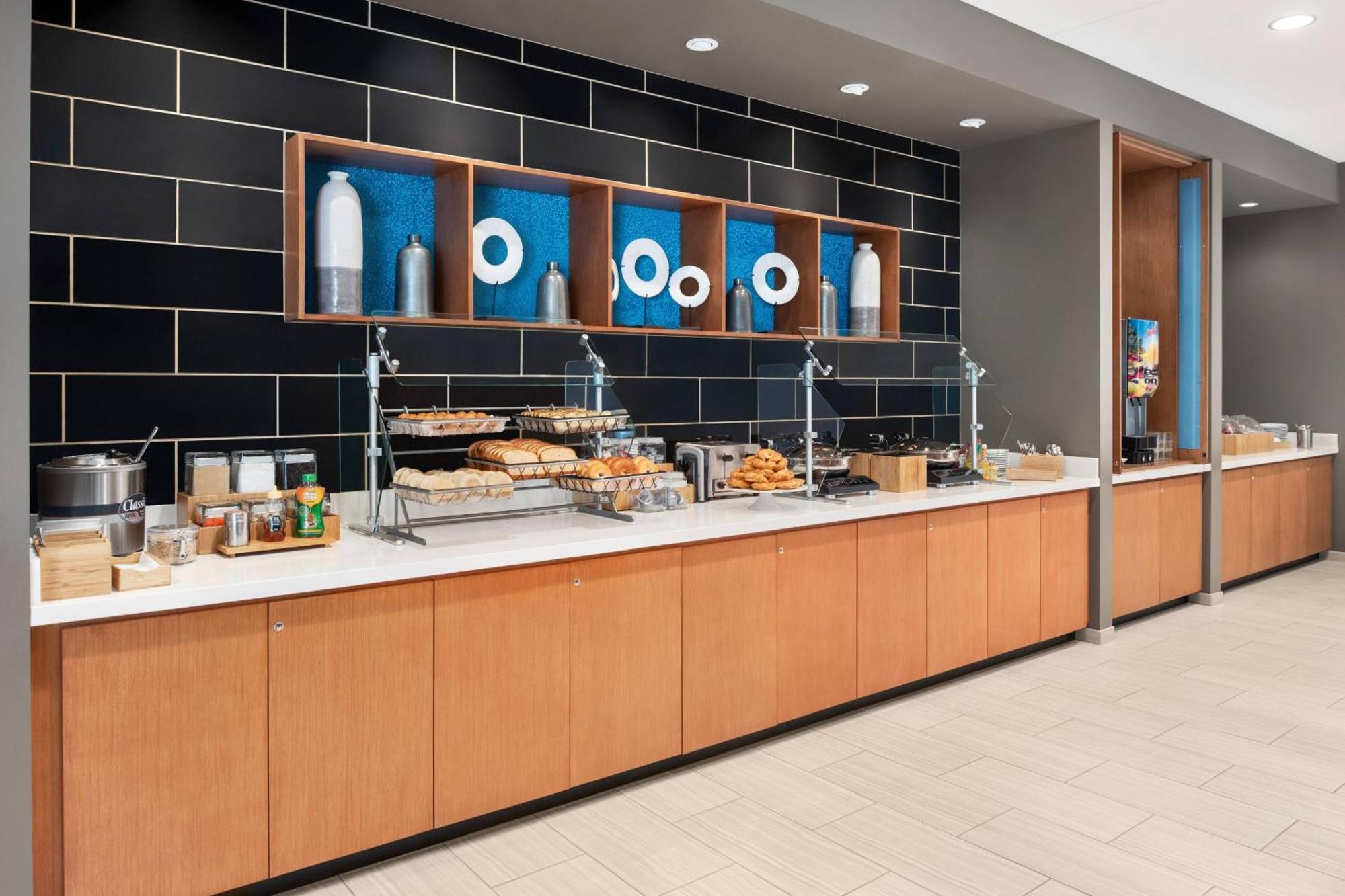 Springhill Suites By Marriott Milwaukee West/Wauwatosa Exterior photo